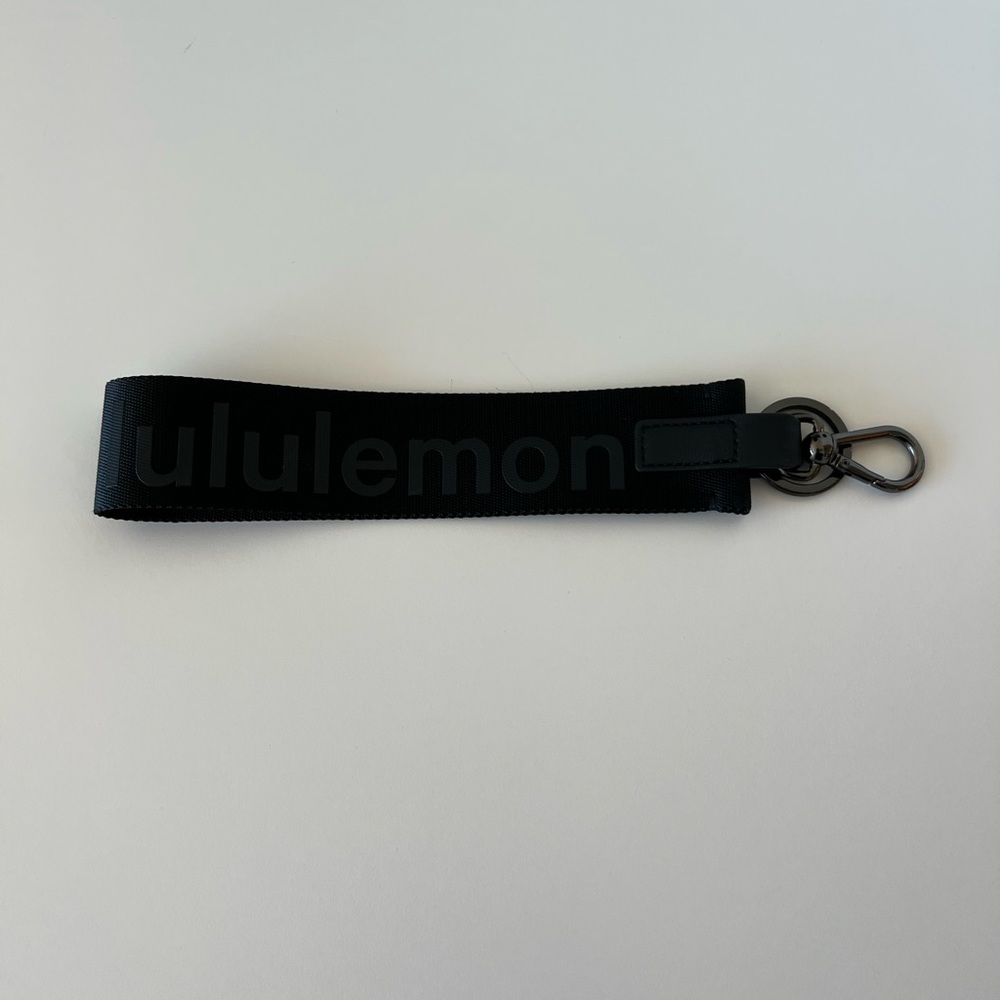 🍋 Lululemon Black Never Lost Key Chain 🍋